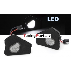 Mercedes W201, W176, W242, W202, W204, w124, W212, C117, X156, C218, W221 LED gaisma spogulī